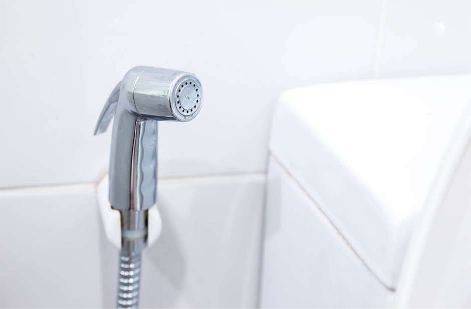 Гигиенический душ – компактная альтернатива биде. Его установка особенно актуальна в раздельном санузле.