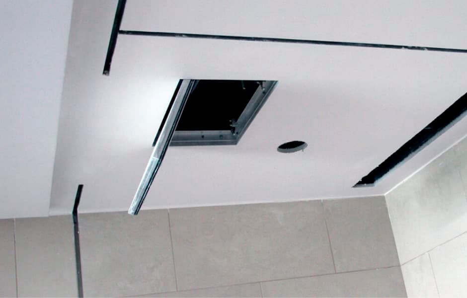 Люк под обои и покраску «Планшет» можно устанавливать как в стены, так и в потолок.