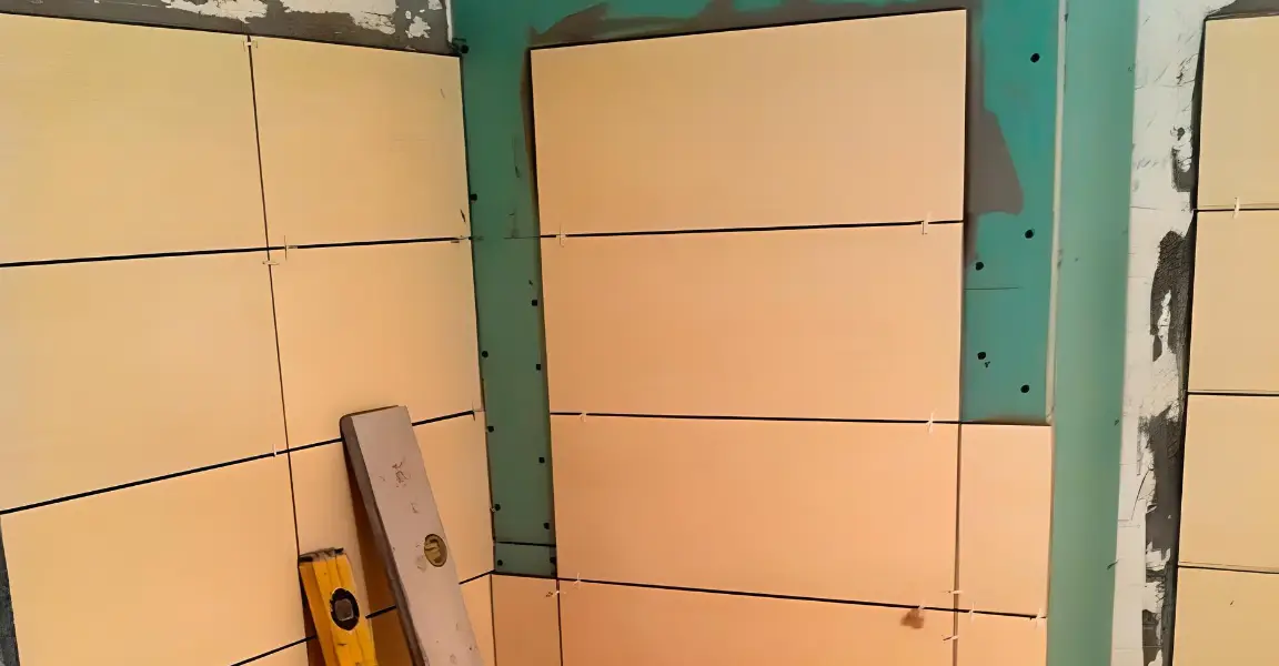 Облицовка люка, установленного в коробе